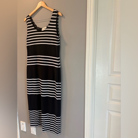 Jospeh Ribkoff Sleeveless Black and White Striped Dress size 10 - Picture 2 of 11